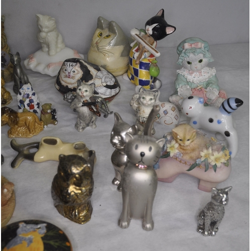 11 - VARIOUS SMALL CAT ORNAMENTS INCLUDING WHIMSIES