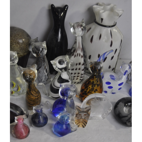 24 - VARIOUS GLASS CAT ORNAMENTS AND GLASS VASE