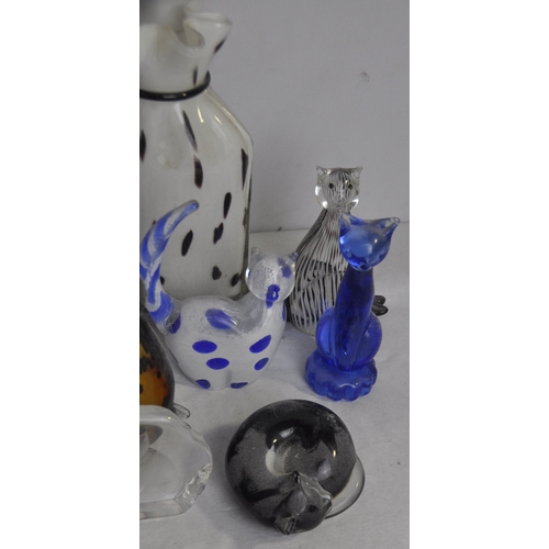 24 - VARIOUS GLASS CAT ORNAMENTS AND GLASS VASE