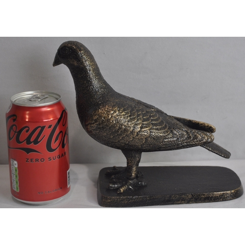 49 - CAST PIGEON ON BASE