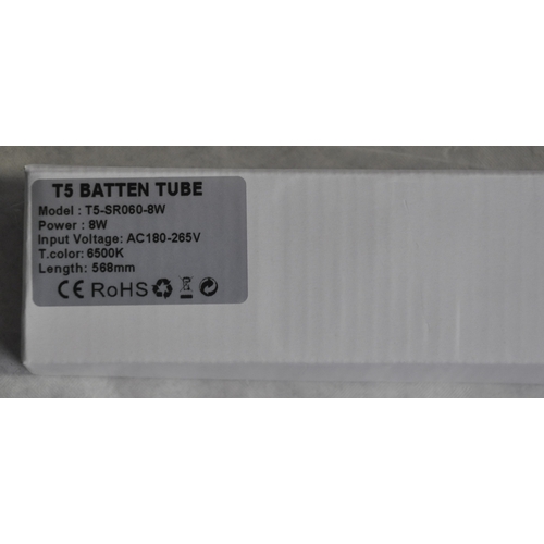 60 - BOX OF 32 LED T5 BATTEN TUBE LIGHT FITTINGS - MODEL T5-SR060-8W - 8w T.COLOUR 6500K LENGTH 568mm