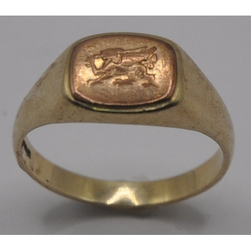 135 - 9ct GOLD WELSH DRAGON SIGNET RING - SIZE V 6.3g