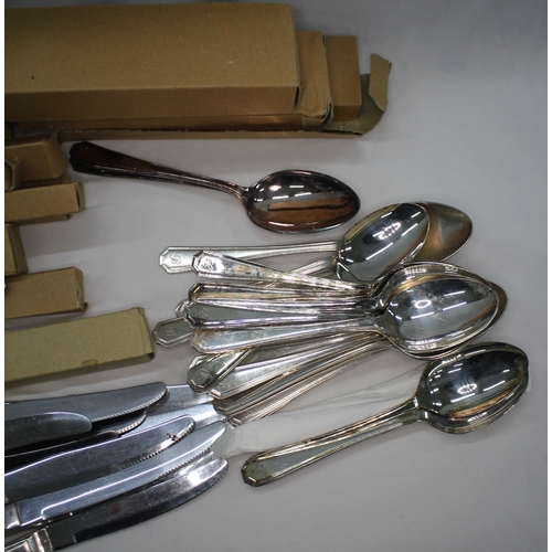 53 - QUANTITY OF CUTLERY