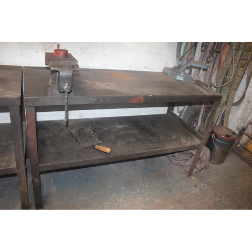 35 - 2 X 5FT WORKBENCHES, 1 WITH ENGINEERING VICE