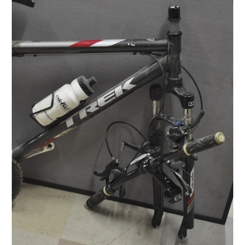 129 - TREK 21 SPEED MOUNTAIN BIKE