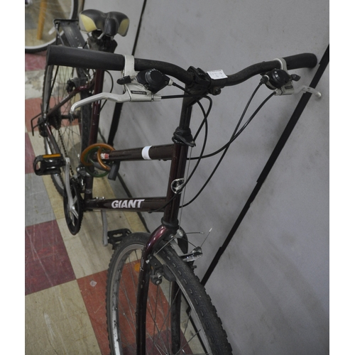 164 - 2 BIKES - GIANT SPORTS SERIES 500 21 SPEED AND DAWES MOJAVE 21 SPEED