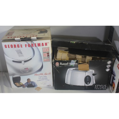 158 - VARIOUS KITCHEN APPLIANCES - SOME WITH EU ELECTRIC PLUGS, CONVERTER ELECTRIC PLUG AND EXTENSION BLOC... 