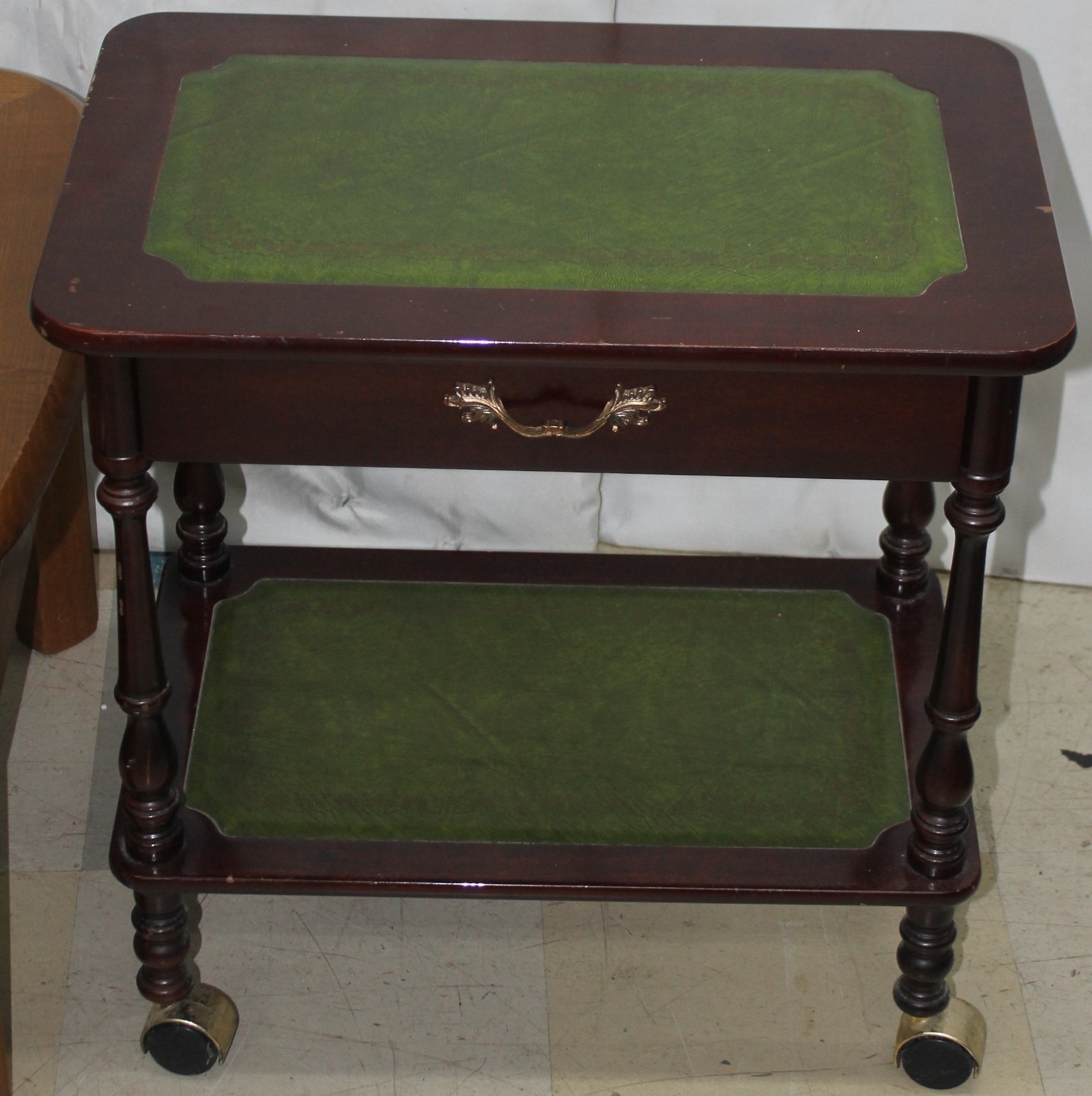 REPRODUCTION HALL TABLE WITH CASTORS AND 2 WINE TABLES (ONE DAMAGED ...