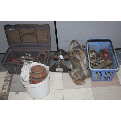 34 - LIFTING BLOCK AND CHAIN, SHACKLES, RATCHETS, STRAPS, BEAM TROLLEY, 110V TOOLS, SEALEY OIL DISPENSER,... 