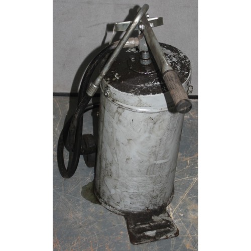 34 - LIFTING BLOCK AND CHAIN, SHACKLES, RATCHETS, STRAPS, BEAM TROLLEY, 110V TOOLS, SEALEY OIL DISPENSER,... 