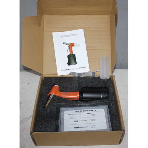 9 - NEW PNEUMATIC RIVET GUN