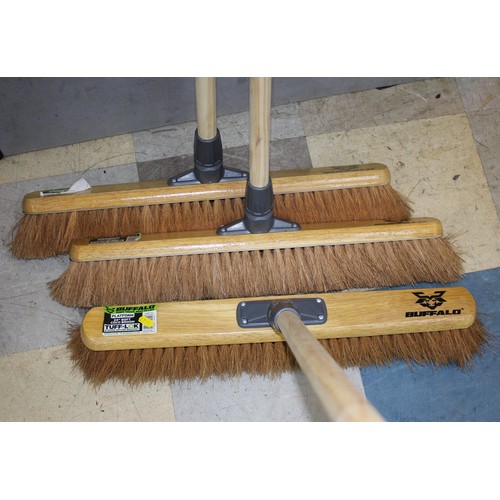 29 - 3 x BUFFALO PLATFORM 24