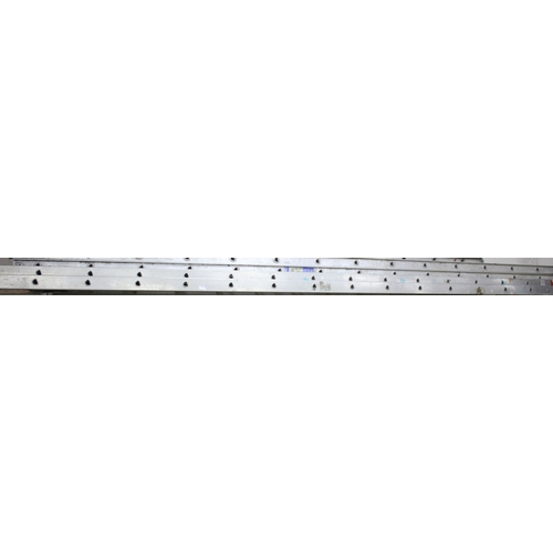 55 - ALUMINIUM DOUBLE EXTENSION LADDER