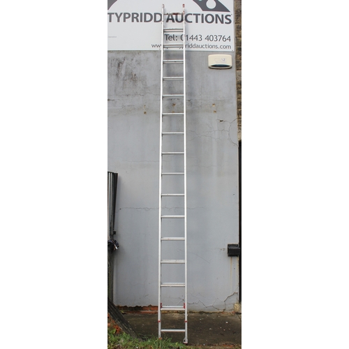 56 - CLIMA 745 ALUMINIUM EXTENSION LADDER 8.4m
