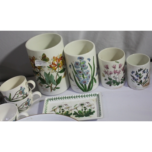58 - VARIOUS ITEMS OF PORTMEIRION AND ROYAL WORCESTER EVESHAM DINNERWARE