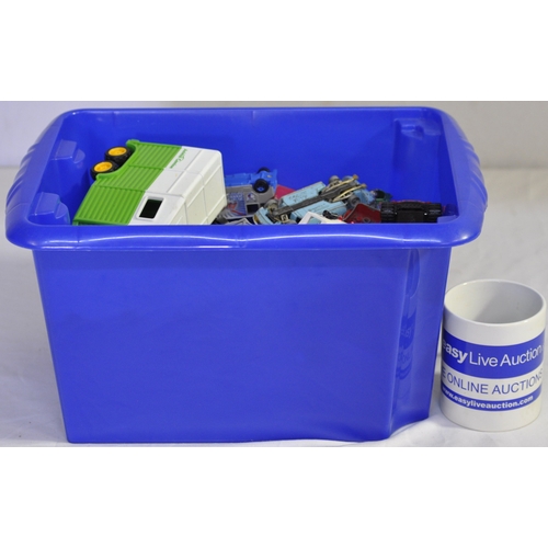 64 - BOX OF MODEL VEHICLES INCLUDING DIE CAST