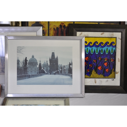 65 - FRAMED MIRROR AND QUANTITY OF PICTURES