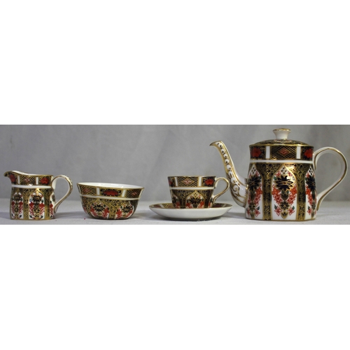 77 - ROYAL CROWN DERBY 1128 PATTERN IMARI FIVE PIECE MINIATURE TEA SET WITH TRAY