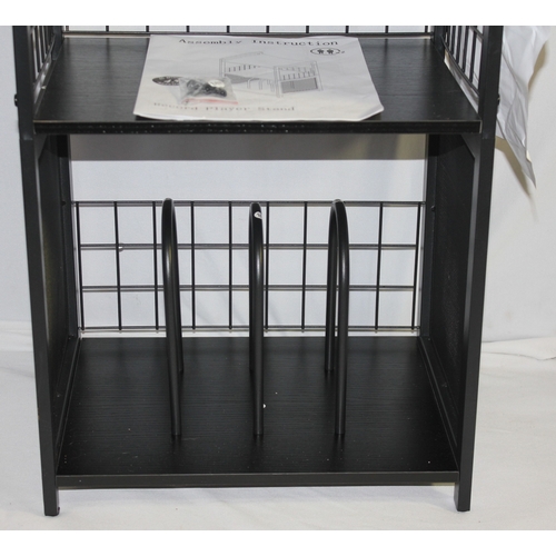 83 - NEW RECORD STAND