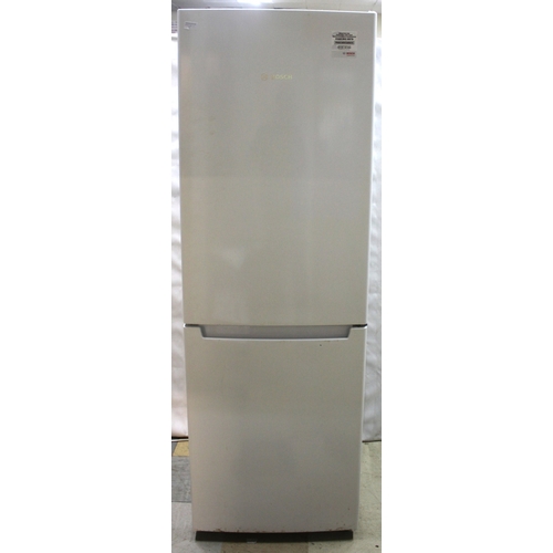 107 - BOSCH FRIDGE FREEZER - WORKING