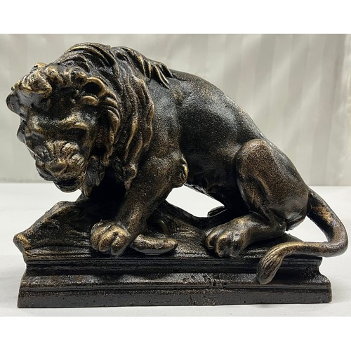 113 - LION AND BOAR ON BASE