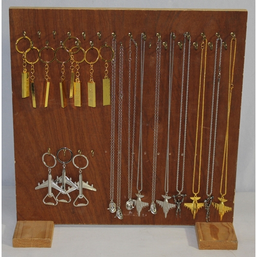 197 - DISPLAY STAND OF KEYRINGS AND CHAINS WITH PENDANTS