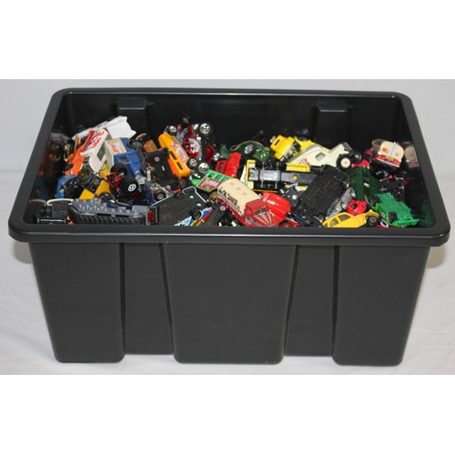 198 - BOX OF MODEL VEHICLES INCLUDING DIE CAST