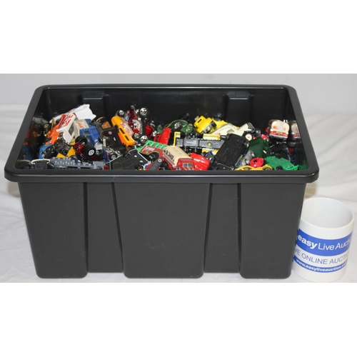 198 - BOX OF MODEL VEHICLES INCLUDING DIE CAST