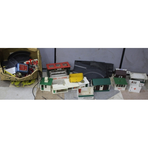 210 - BOX OF SCALETRIX EQUIPMENT