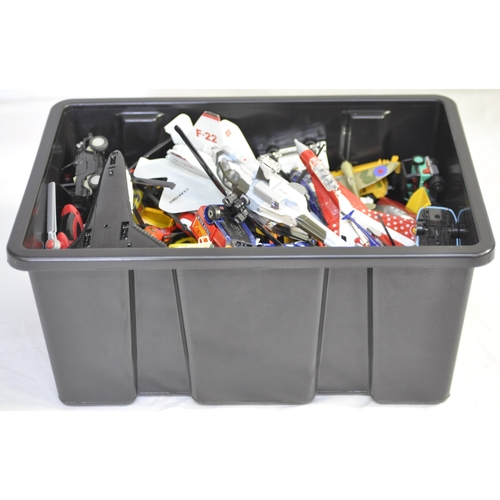 216 - BOX OF MODEL VEHICLES INCLUDING DIE CAST