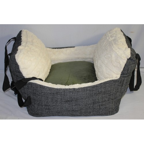219 - DOG CAR SEAT/CARRIER