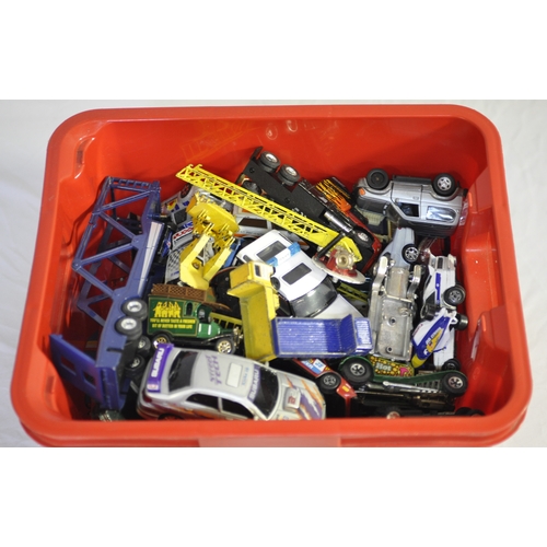 225 - BOX OF MODEL VEHICLES INCLUDING DIE CAST