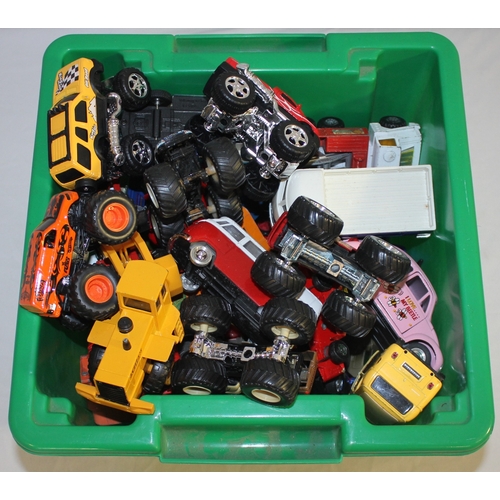 227 - BOX OF MODEL VEHICLES INCLUDING DIE CAST