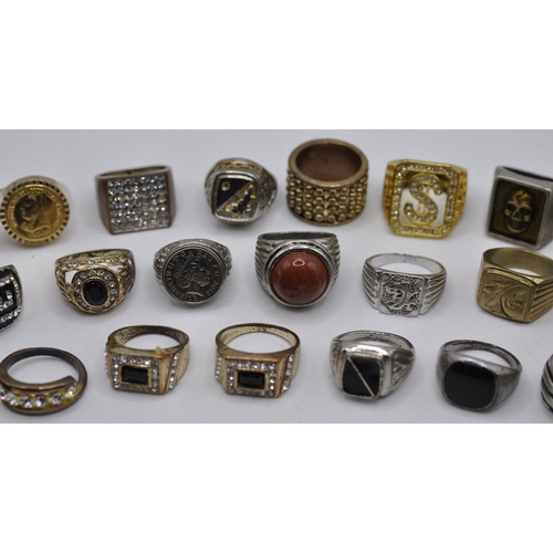271 - 22 VARIOUS RINGS