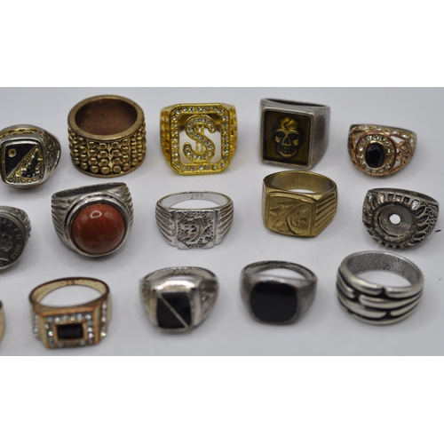 271 - 22 VARIOUS RINGS