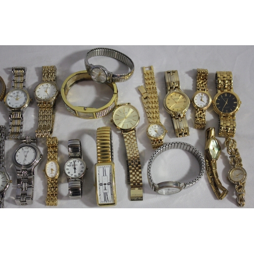273 - TRAY OF VARIOUS WATCHES