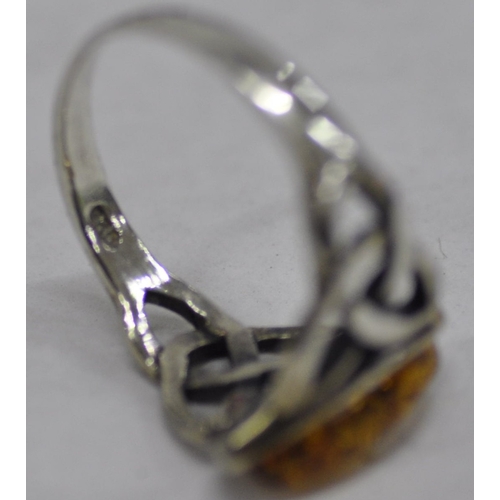 299 - SILVER AND COSTUME JEWELLERY INCLUDING AMBER