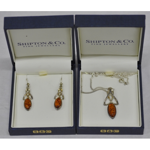 299 - SILVER AND COSTUME JEWELLERY INCLUDING AMBER