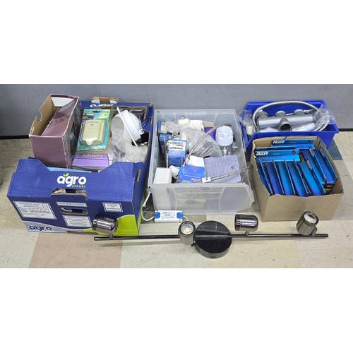 95 - 2 BOXES OF PLUMBING ITEMS, BOX OF ELECTRICAL ITEMS AND 10 BOXES OF SANDING DISCS