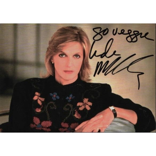 13 - Linda McCartney signed 6x4inch colour photo. Good condition. All autographs come with a Certificate ... 