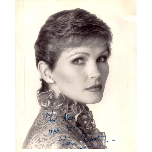 597 - Fiona Fullerton signed 10x8inch black and white photo. Good condition. All autographs come with a Ce... 