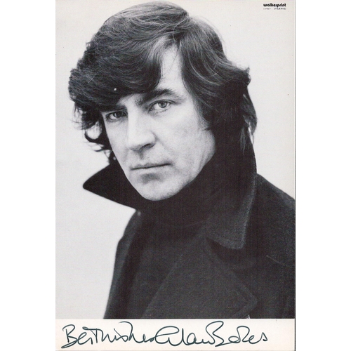 Alan Bates signed black and white photo card 6x4.