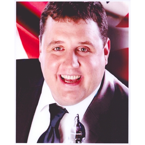 553 - Peter Kay signed 6x4inch page and 10x8inch accompanying colour photo.