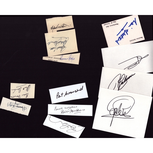 110 - Manchester United Legends collection 20 plus signed cards, photos and signature pieces includes grea... 