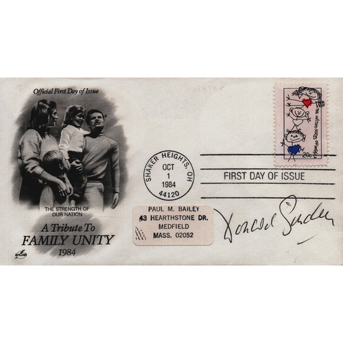 301 - Donald Sinden signed Official FDI Cover. The Strength of Our Nation. A Tribute To Family Unity 1984.... 