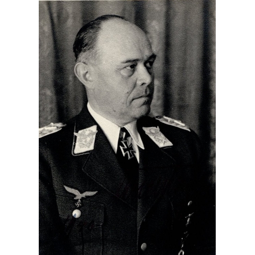 622 - Albert Kesselring (1885-1960) signed 5.5x4 inch photo, dated 1940.