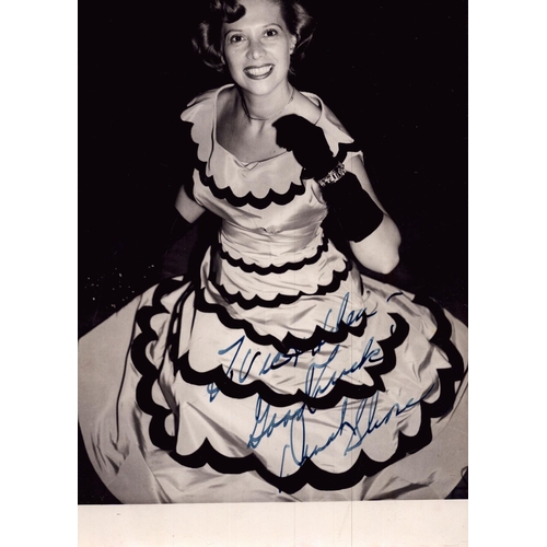 105 - Dinah Shore signed black and white photo, 6x4 inch.