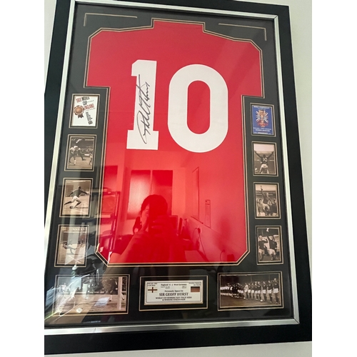 451 - Sir Geoff Hurst hand signed 1966 England World Cup Winners  tribute shirt. Nicely mounted with , mat... 