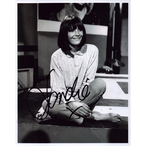 148 - Sandie Shaw signed 10x8inch black and white photo.