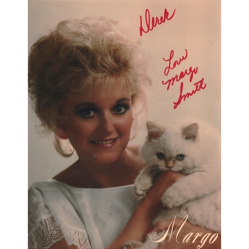 119 - Margo Smith signed 10x8inch colour photo. Dedicated. Good condition Est.